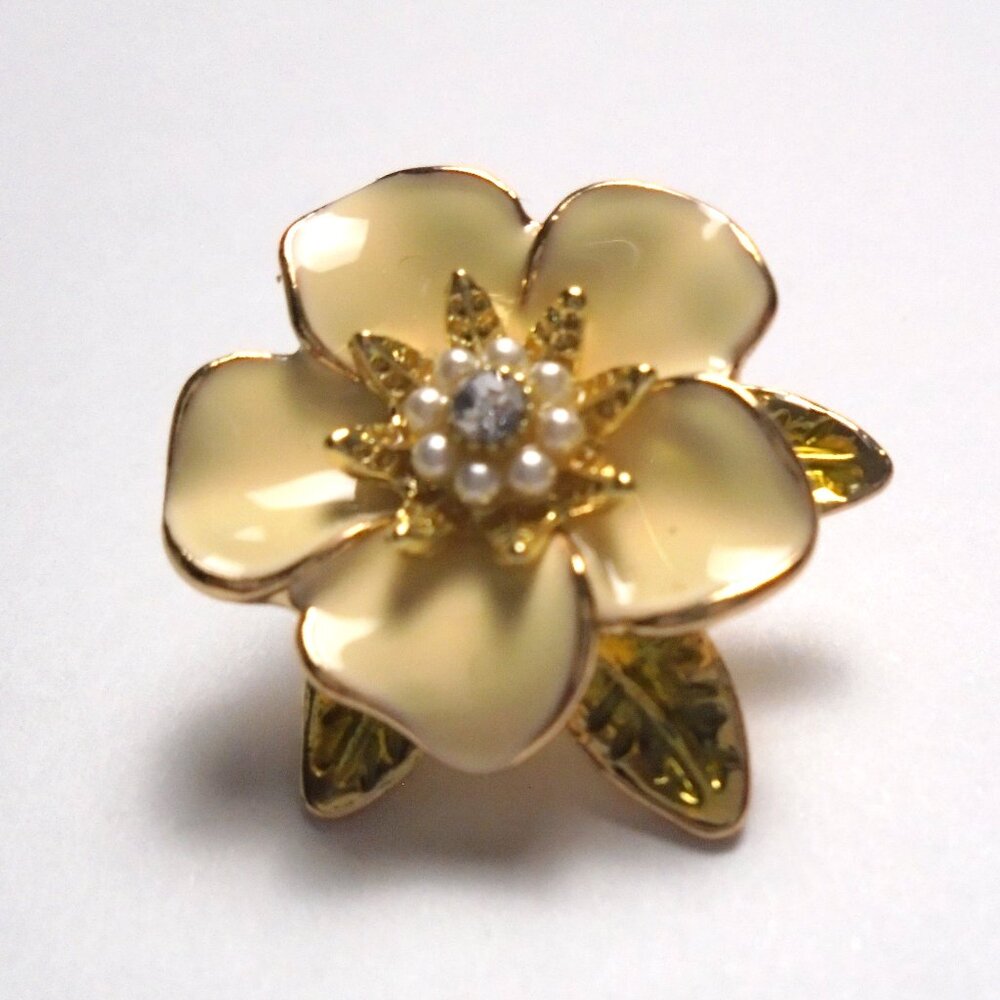 Vintage Brooch Flower Cream color enamel elegant classic pin retro jewelry gifts